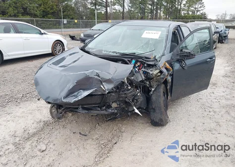 2015 Toyota Corolla Le Eco z USA, uszkodzony, nr VIN 2T1BPRHE7FC354380